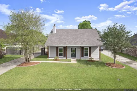 7367 Cherrydale Dr, Denham Springs, LA 70706