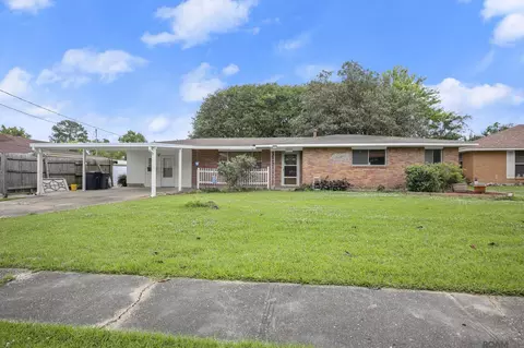4547 Essen Heights Ct, Baton Rouge, LA 70809