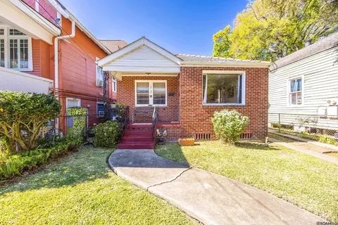 2727 Carondelet St, New Orleans, LA 70130