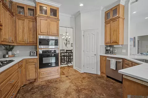 Kitchen - 34062 Duff Rd, Walker, LA 70785 photo 3 of 5