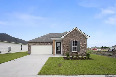 10035 Pelican Pointe Ln, Baton Rouge, LA 70810