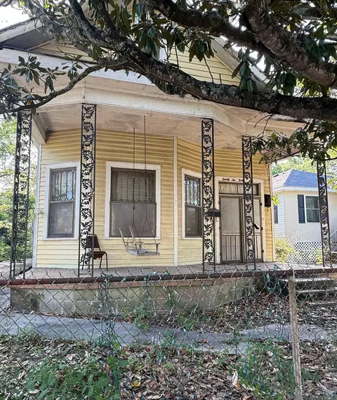 2245 Thomas H Delpit Dr, Baton Rouge, LA 70802