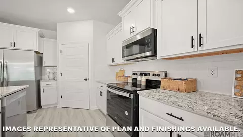 Entry Way - 907 Ryan Ave, Baker, LA 70714 photo 3 of 4