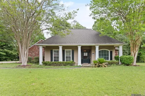 11231 Suncrest Ct, Baton Rouge, LA 70818
