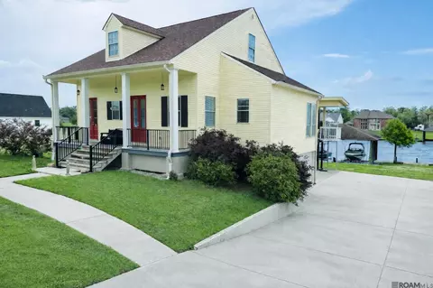 11416 River Highlands Dr, Saint Amant, LA 70774