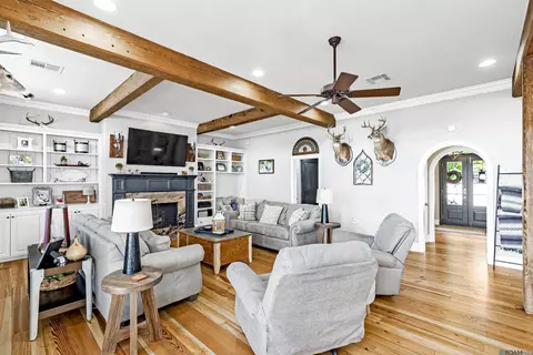 Living - 7890 False River Rd, Oscar, LA 70762 photo 2 of 5