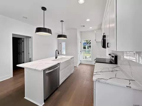 Kitchen - 69176 4th Ave, Covington, LA 70433 photo 2 of 4