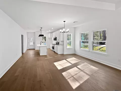 Living - 69176 4th Ave, Covington, LA 70433 photo 3 of 3