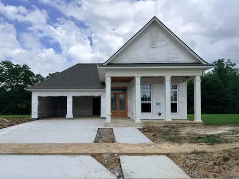 8619 Greenbrier Cove Rd, Baton Rouge, LA 70817
