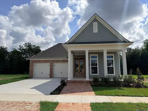 8619 Greenbrier Cove Rd, Baton Rouge, LA 70817