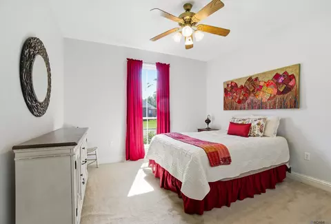 Bedroom - 28025 Foxfire Ave, Walker, LA 70785 photo 3 of 4