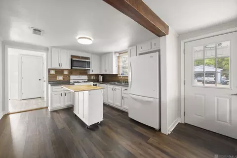 Kitchen - 14317 Mcdougal St, Walker, LA 70785 photo 1 of 4