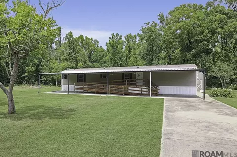 44222 Trabeaux St, Sorrento, LA 70778