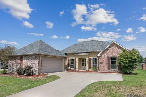 927 Fairwinds Ave, Zachary, LA 70791
