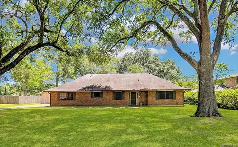 6526 Martin Dr, Zachary, LA 70791