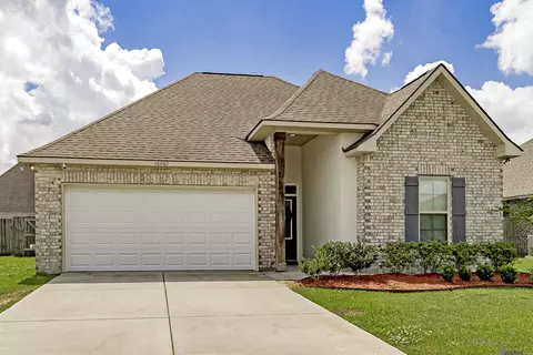40067 Maddie Dr, Prairieville, LA 70769