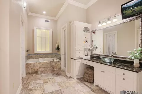 Bath - 21647 Waterfront East Dr, Maurepas, LA 70449 photo 5 of 9