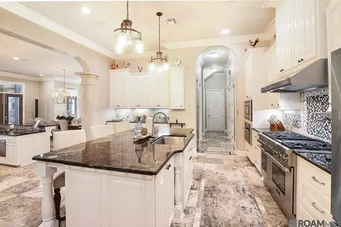 Kitchen - 21647 Waterfront East Dr, Maurepas, LA 70449 photo 1 of 6