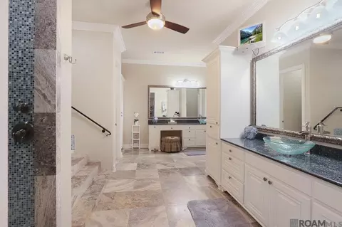 Bath - 21647 Waterfront East Dr, Maurepas, LA 70449 photo 7 of 9