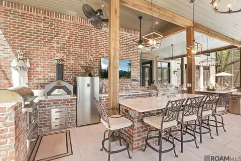 Kitchen - 21647 Waterfront East Dr, Maurepas, LA 70449 photo 6 of 6
