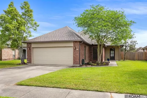 9031 Eastlake Dr, Baton Rouge, LA 70810