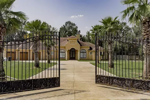 Exterior - 9680 Comite Dr, Baker, LA 70714 photo 2 of 5