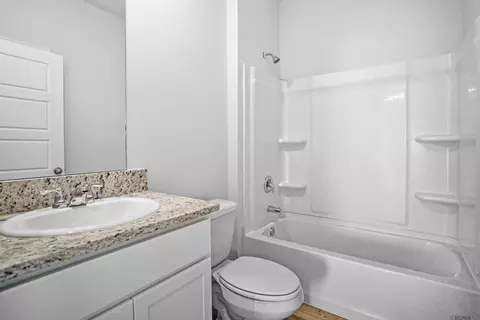 Bath - 12599 Foxglove Ave, Walker, LA 70785 photo 1 of 1
