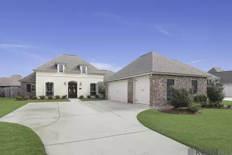 7323 Bessie Dr, Denham Springs, LA 70706