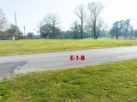 9734 W Feliciana Pkwy, Saint Francisville, LA 70775