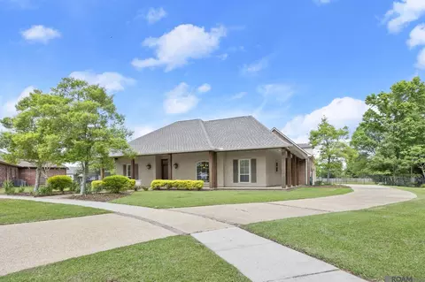 4279 Cypress Pointe Dr, Zachary, LA 70791