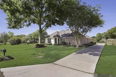 15457 Therese Ct, Prairieville, LA 70769