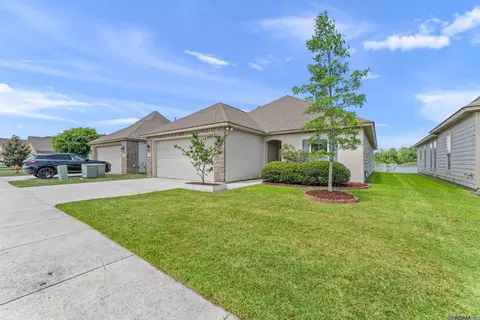 7741 W Pelican Lakes Ave, Baton Rouge, LA 70820