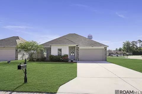 34668 Eagle Bend Dr, Denham Springs, LA 70706