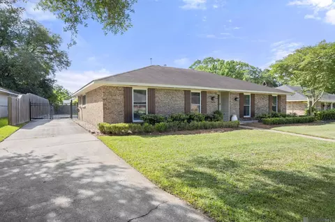 650 Chippenham Dr, Baton Rouge, LA 70808