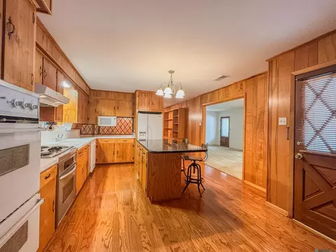 1025 Elizabeth Dr, Baton Rouge, LA 70815