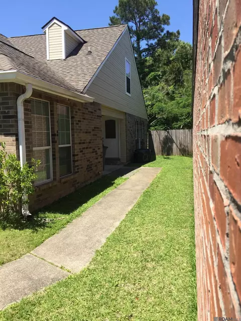 16435 Crepemyrtle Dr # 1, Baton Rouge, LA 70817