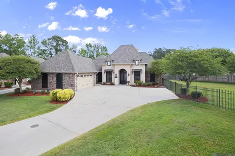 17747 E Purple Martin Ct, Baton Rouge, LA 70816