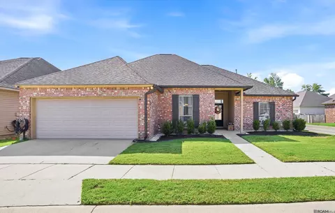 6424 Cameren Oaks Dr, Baton Rouge, LA 70817