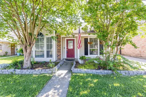 1833 Myrtle Ridge Dr, Baton Rouge, LA 70816