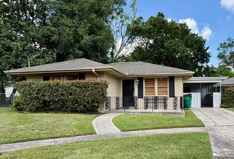 9042 Camille Ct, River Ridge, LA 70123