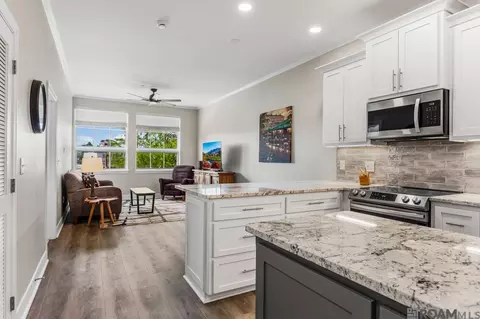 7707 Bluebonnet Blvd # 204, Baton Rouge, LA 70810