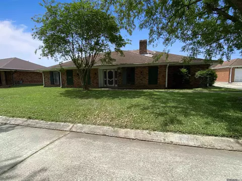 129 Belle Grove Dr, Laplace, LA 70068