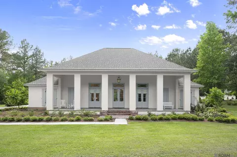 10108 Longleaf Ln, Saint Francisville, LA 70775