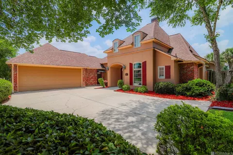 18436 Lake Stream Dr, Greenwell Springs, LA 70739