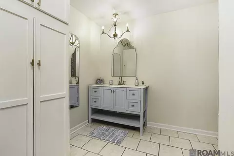 Bath - 29901 Magnolia Dr, Walker, LA 70785 photo 1 of 6