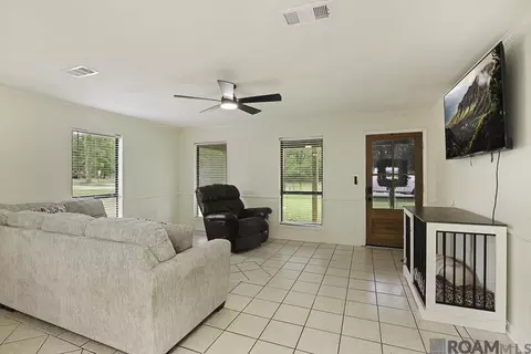 Living - 29901 Magnolia Dr, Walker, LA 70785 photo 1 of 1