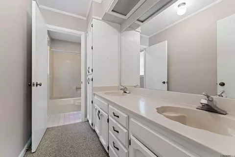 Bath - 15035 Crystal Dr, Pride, LA 70770 photo 2 of 3