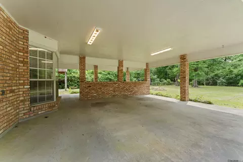 Exterior - 15035 Crystal Dr, Pride, LA 70770 photo 4 of 6
