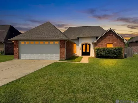 Exterior - 31025 Lake Spring Dr, Walker, LA 70785 photo 5 of 5