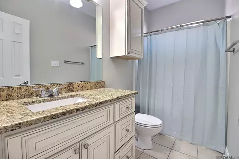 Bath - 31025 Lake Spring Dr, Walker, LA 70785 photo 1 of 4